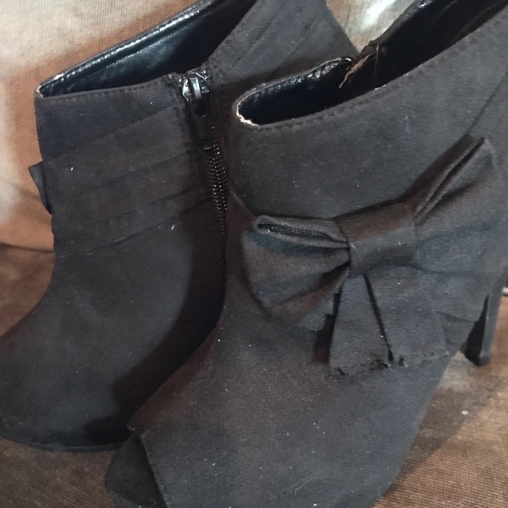 Heart in  D shoes